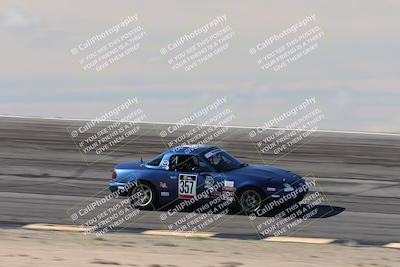 media/Jan-04-2026-SCCA SD (Sun) [[defc442887]]/2-Intermediate 1 Group/Session 2 Bowl Speed Pans/